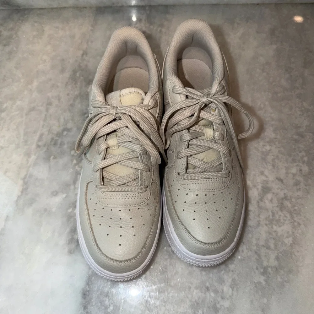 Nike Air Force 1 Low Light Bone White GS Kids Sneakers CT3839-001 Size 7Y